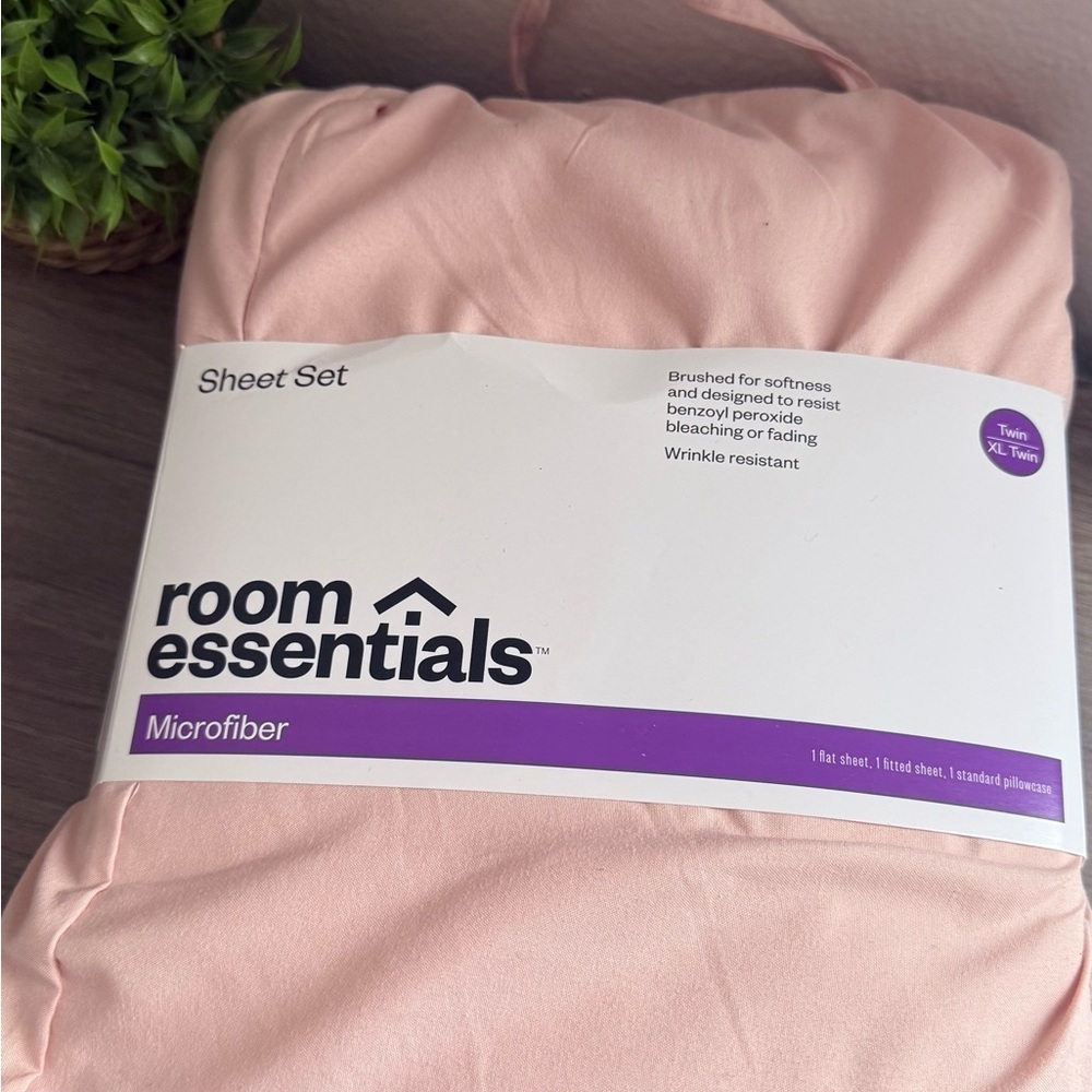 Room Essentials Blush Microfiber Sheet Set - Picture 2 of 2